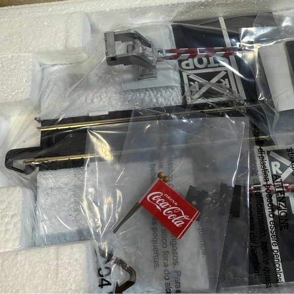 Coca Cola Bachmann hawthorne village dual crossing gate NEW - Picture 3 of 5